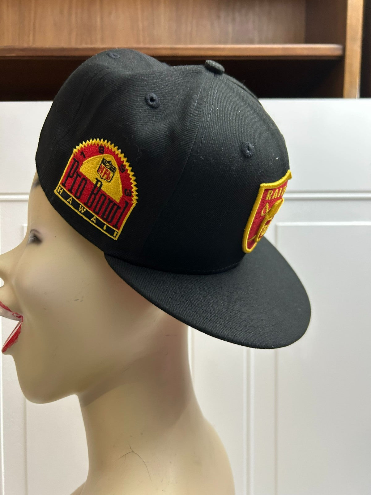 New Era NFL Las Vegas Raiders Football Team Size 7 1/8(56.8cm) - Black