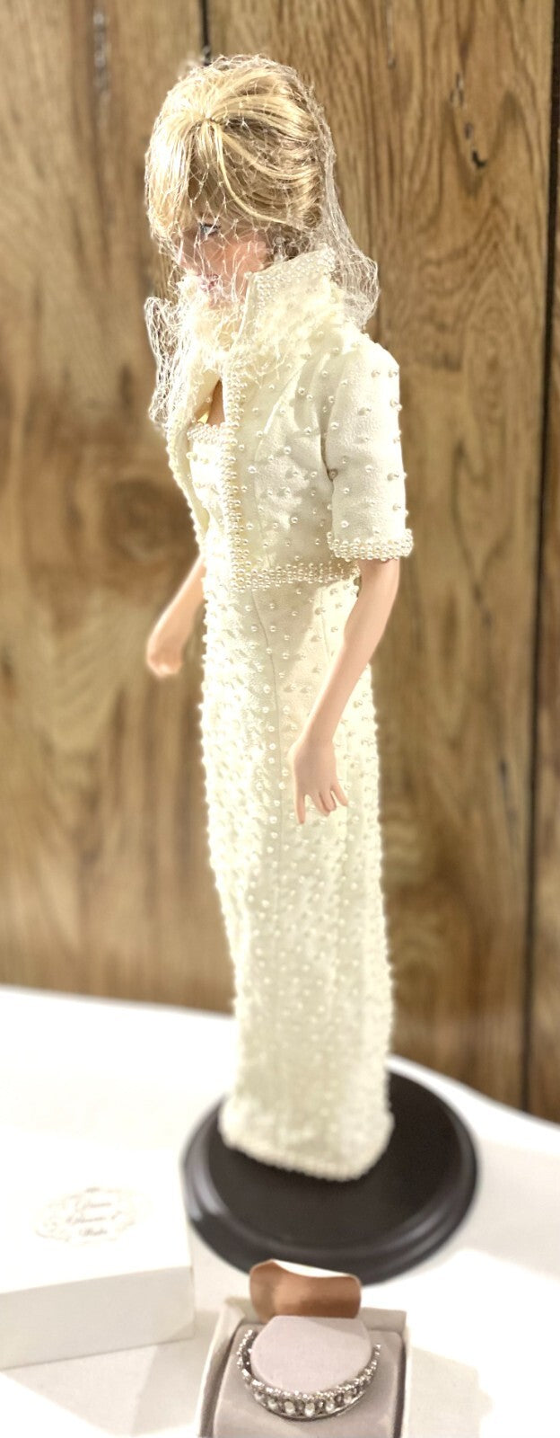 The Franklin Mint Diana Princess Of Wales Pearl Dress Porcelain Portrait Doll
