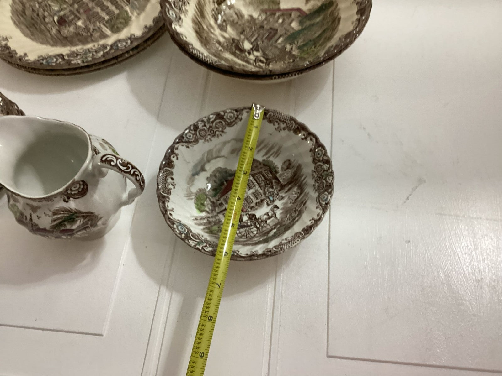Johnson Brothers Heritage Hall Dinner Set - 12 Pieces