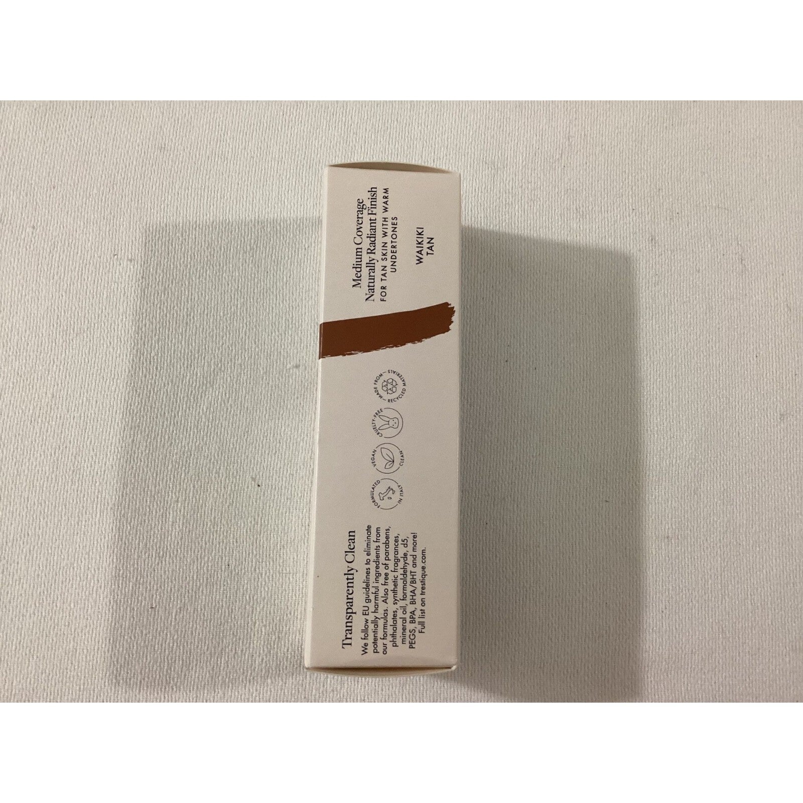 Trestique Refillable Foundation & Blender in a forever case Sz .21 oz