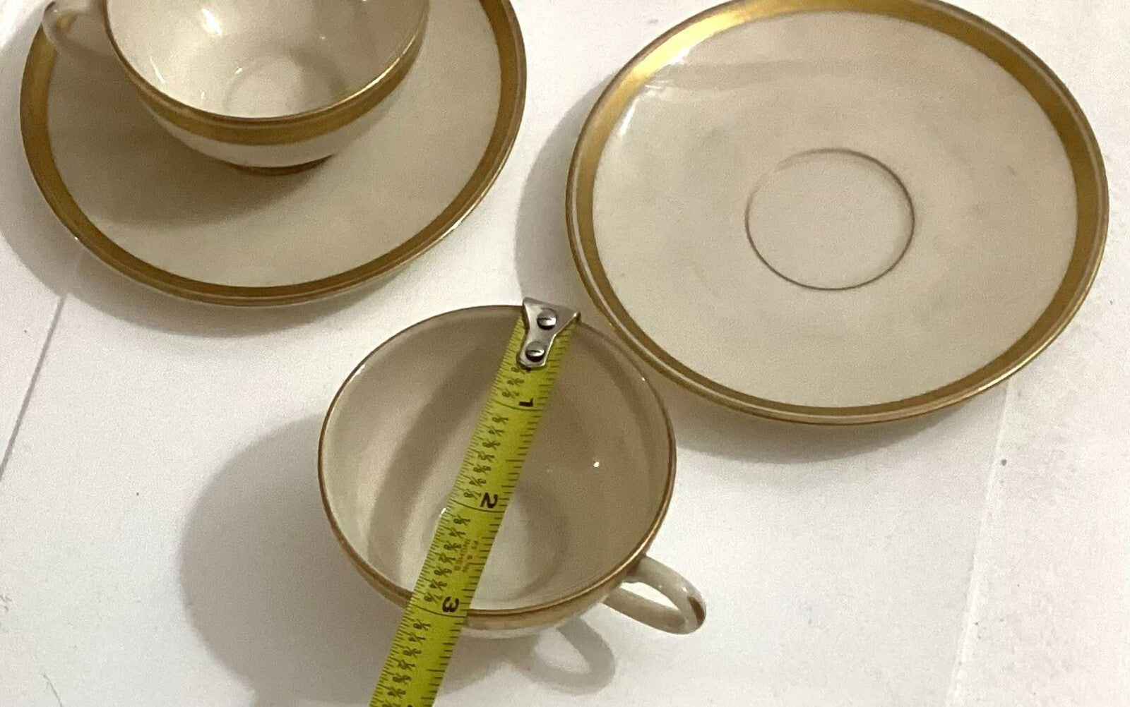 Set Of 2 Lunning Inc. White With Gold Trim Edge Coffee Cups And Saucers