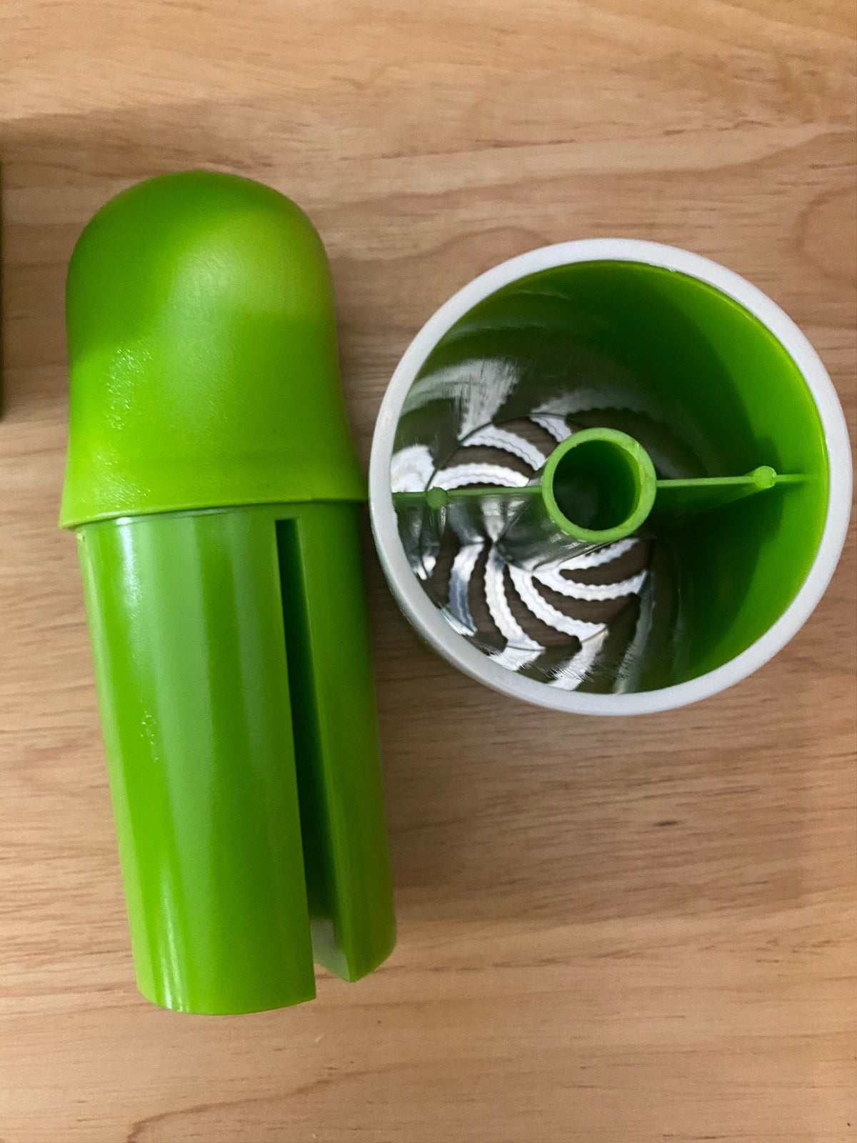 Manual Herb & Cheese Grinder Machine