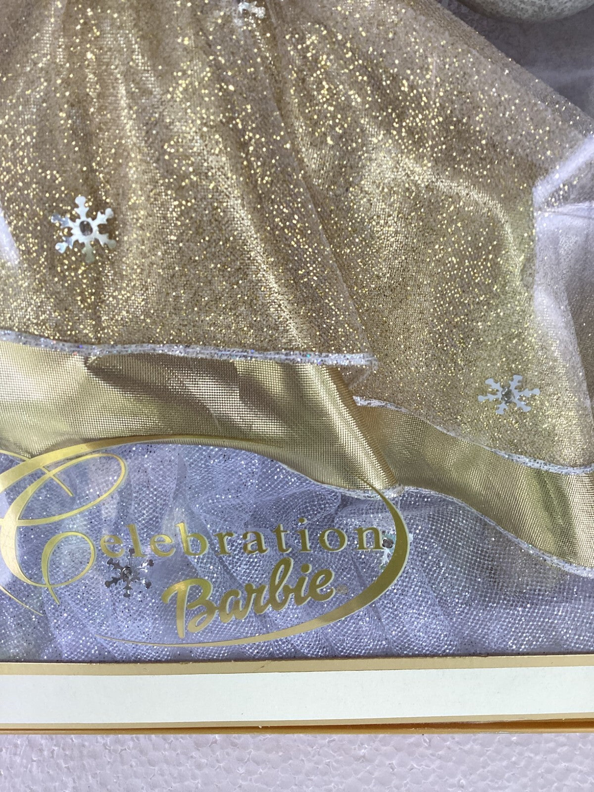 Mattel 28269 Holiday Celebration Barbie Doll In Golden Dress Year 2000 With Box