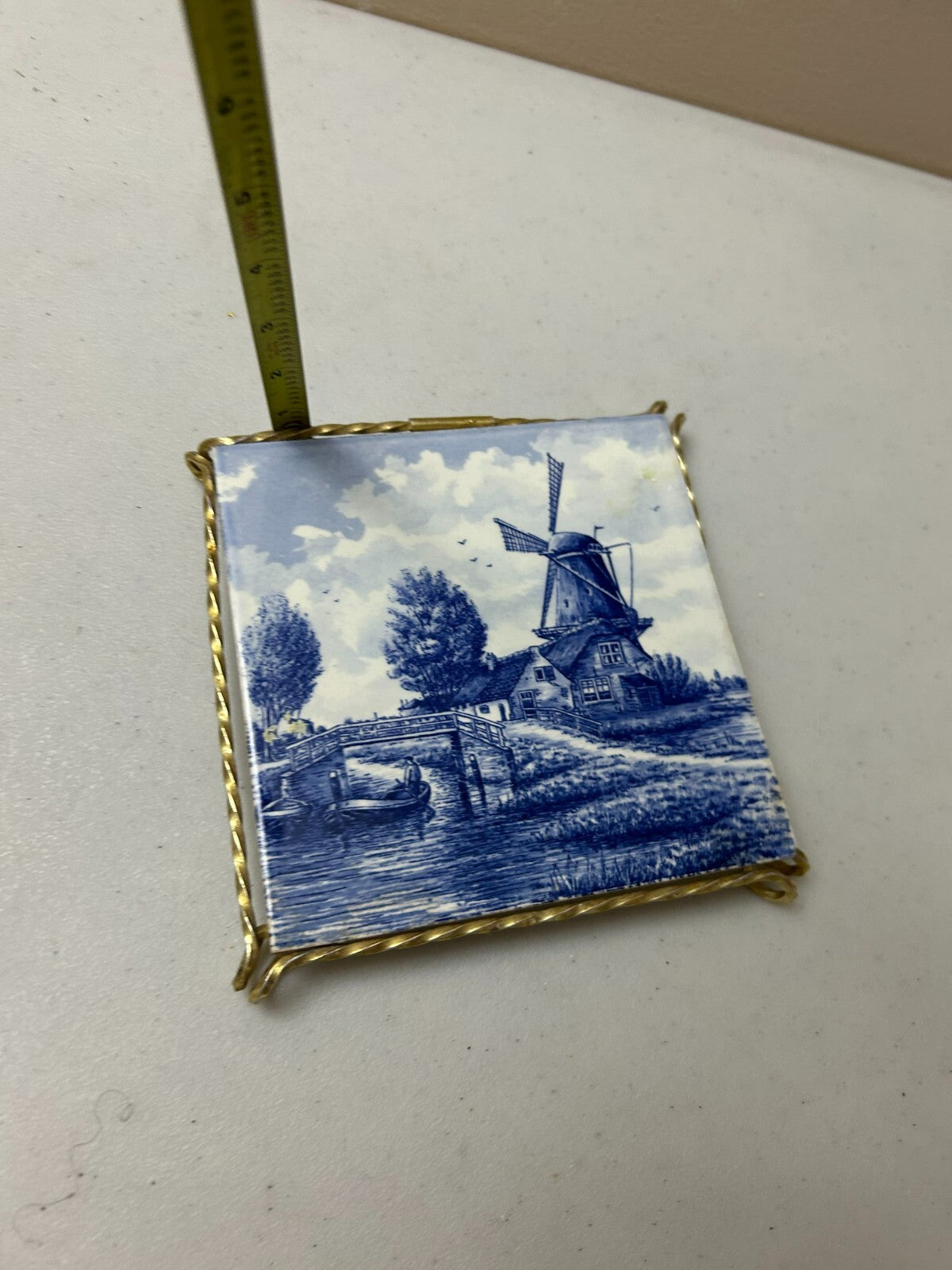 Vintage Blue White Pennsylvania Dutch Delft Tile In Gold Plated Base Trivet
