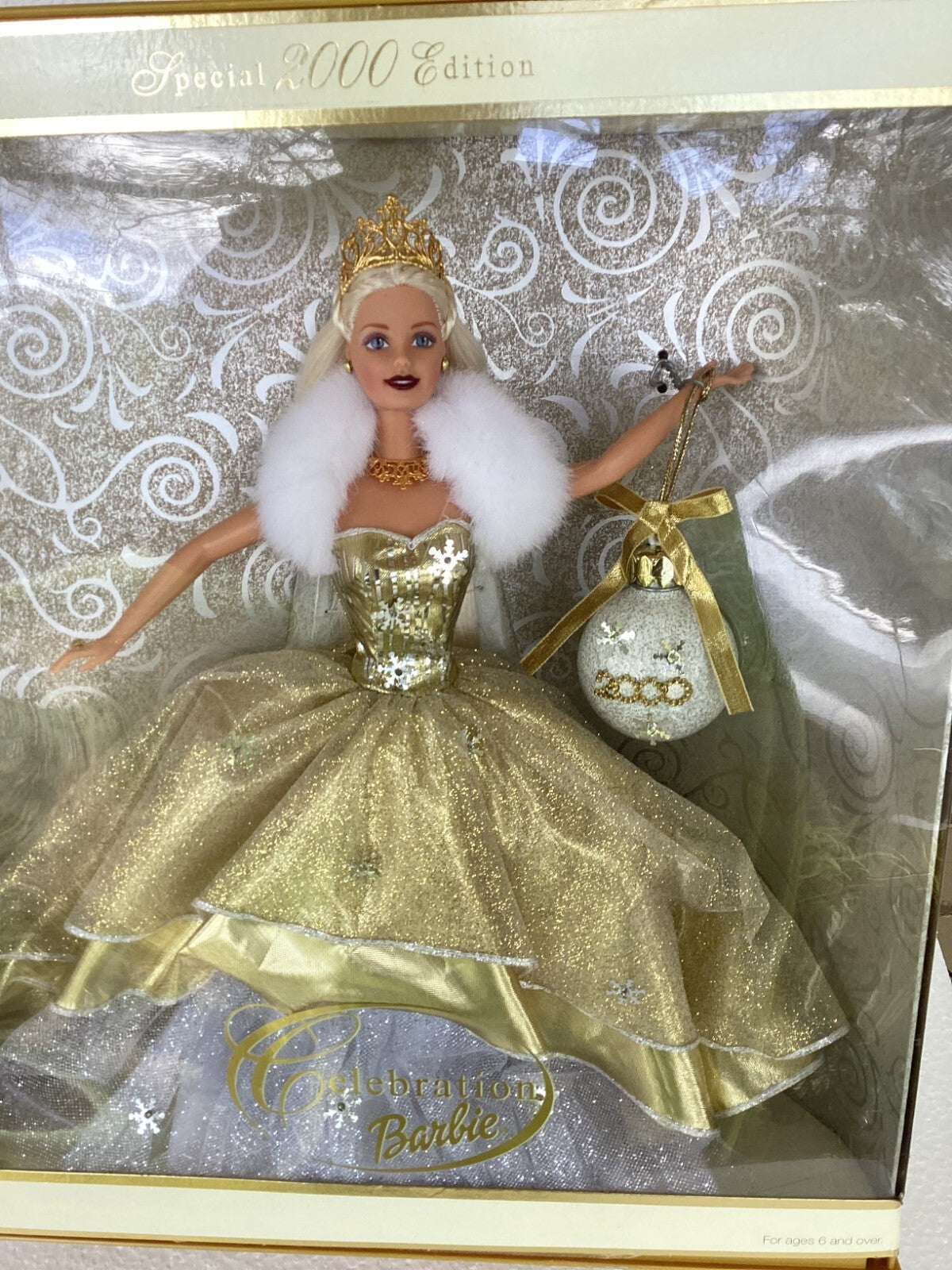 Mattel 28269 Holiday Celebration Barbie Doll In Golden Dress Year 2000 With Box