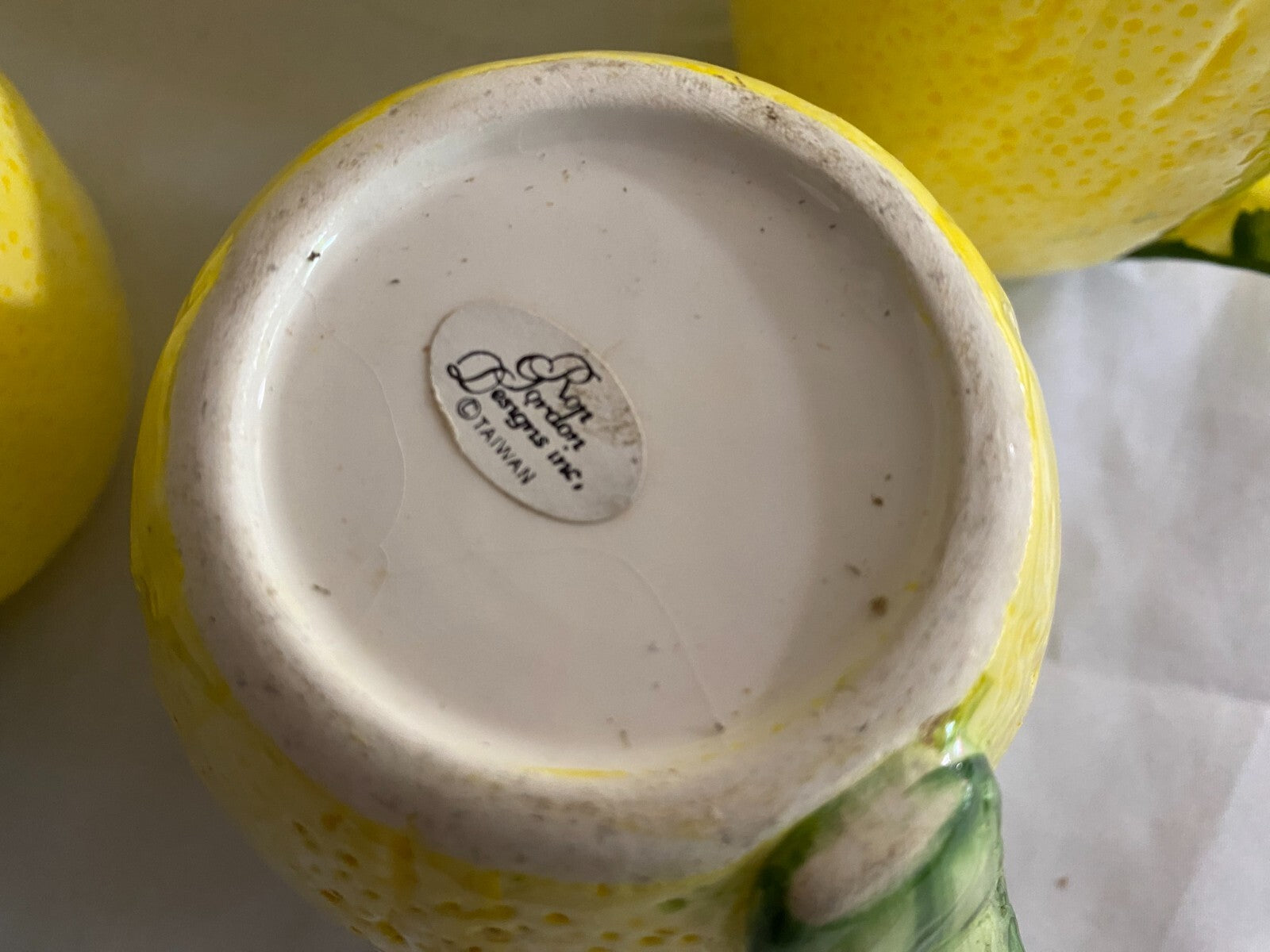 Ron Gordon Designs Lot Of 9 Yellow With Green Lemonade Theme Mugs With Pitcher