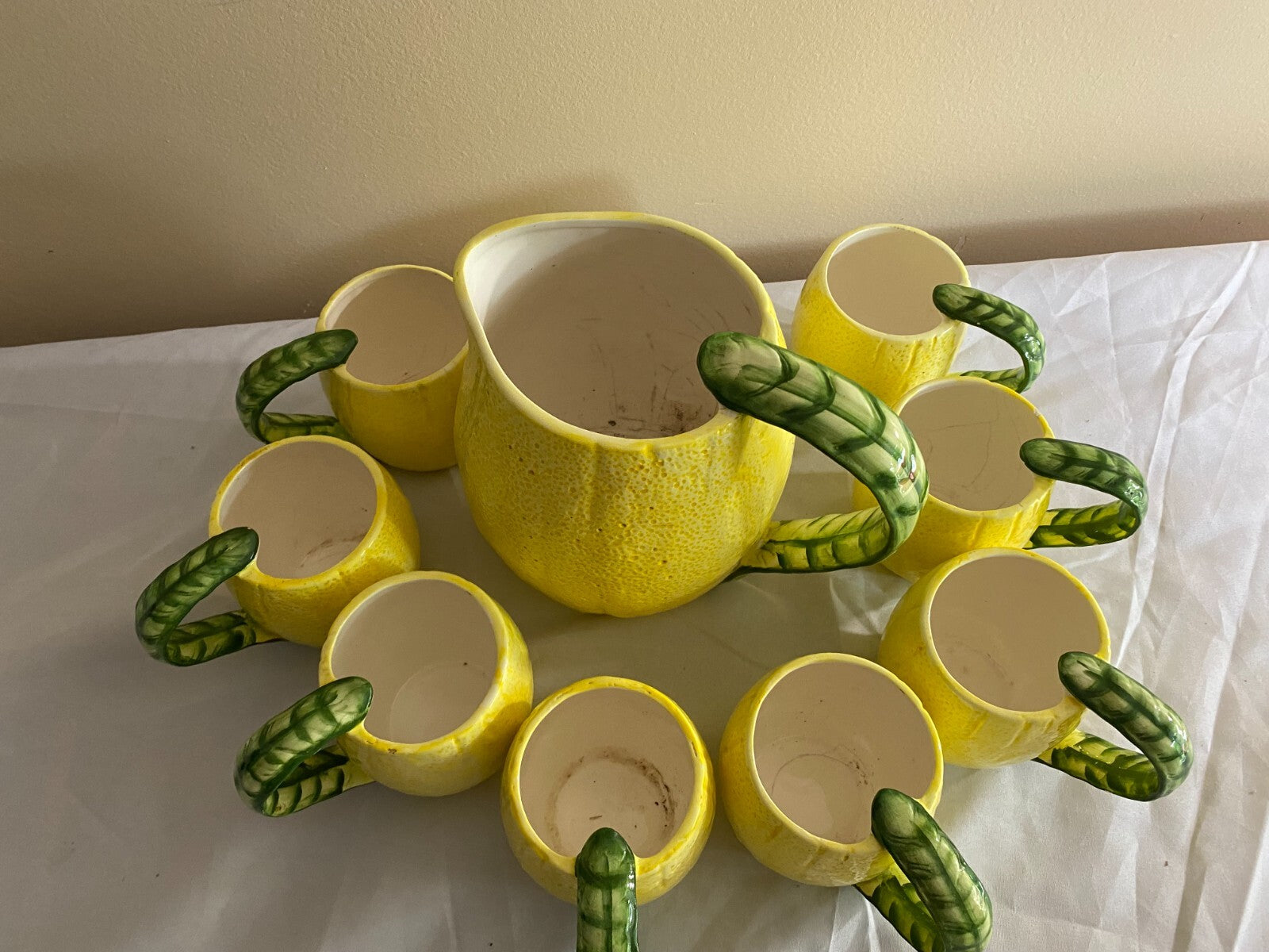 Ron Gordon Designs Lot Of 9 Yellow With Green Lemonade Theme Mugs With Pitcher