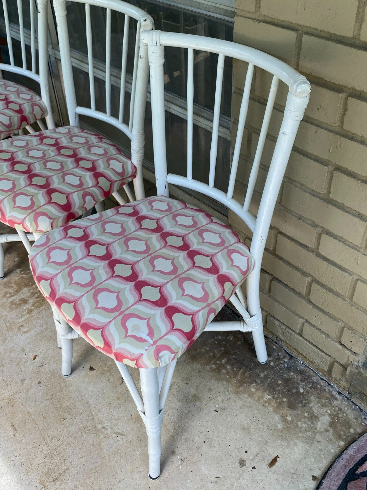 Set Of 3 White Bamboo Dining Chairs With Pink & White Cushions 32.5 X 16 Inches