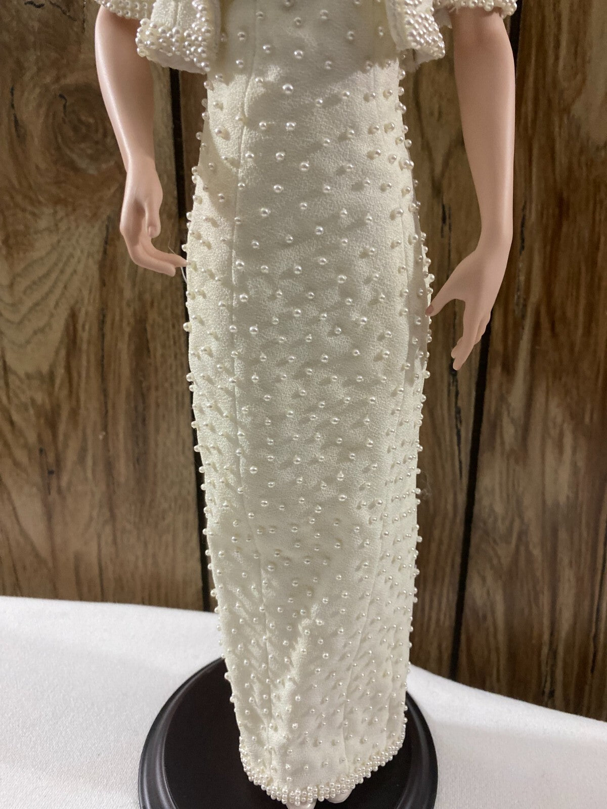The Franklin Mint Diana Princess Of Wales Pearl Dress Porcelain Portrait Doll