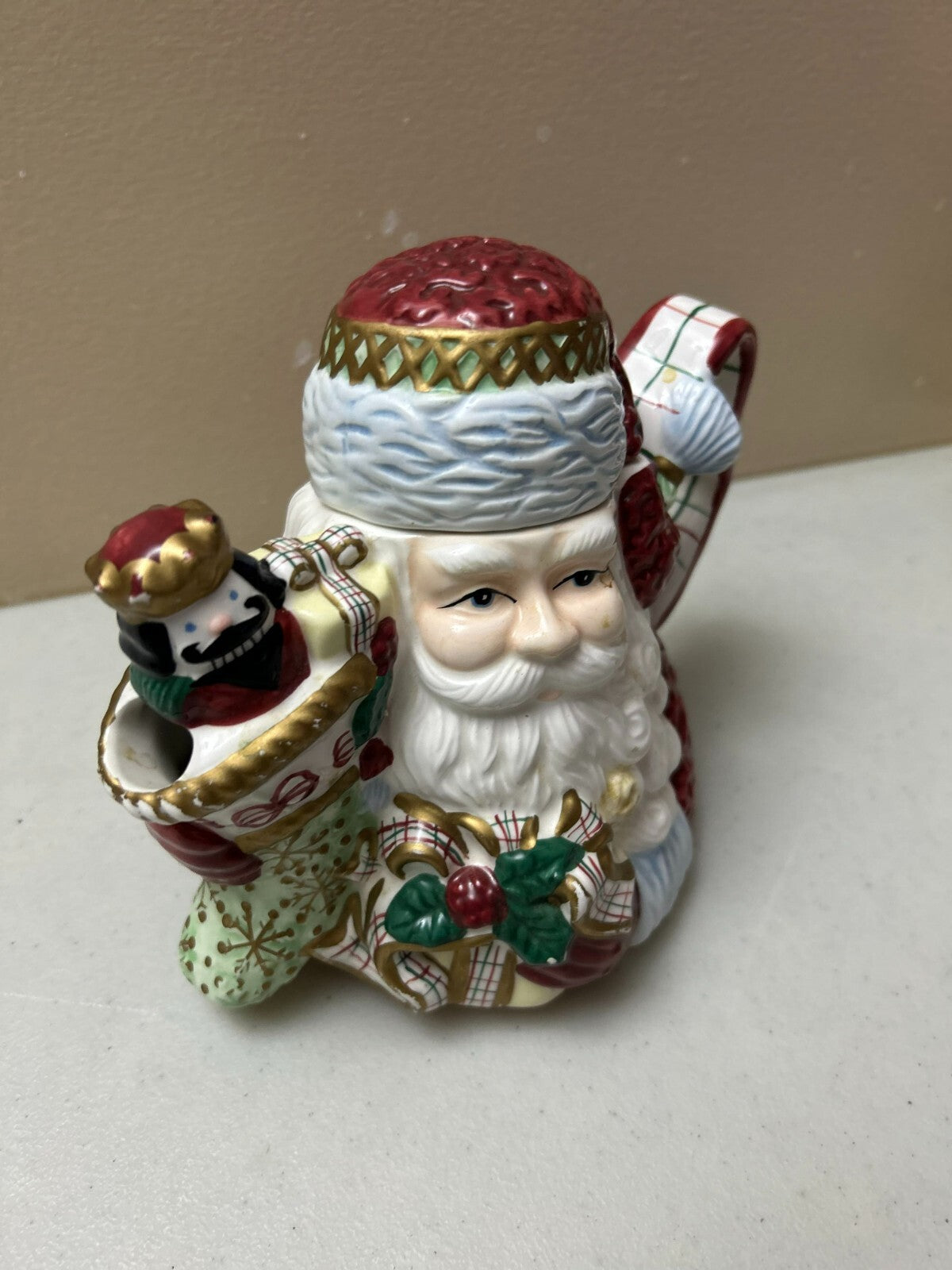 Holiday Christmas Theme Santa Clause Head Figure Small Tea Pot With Lid