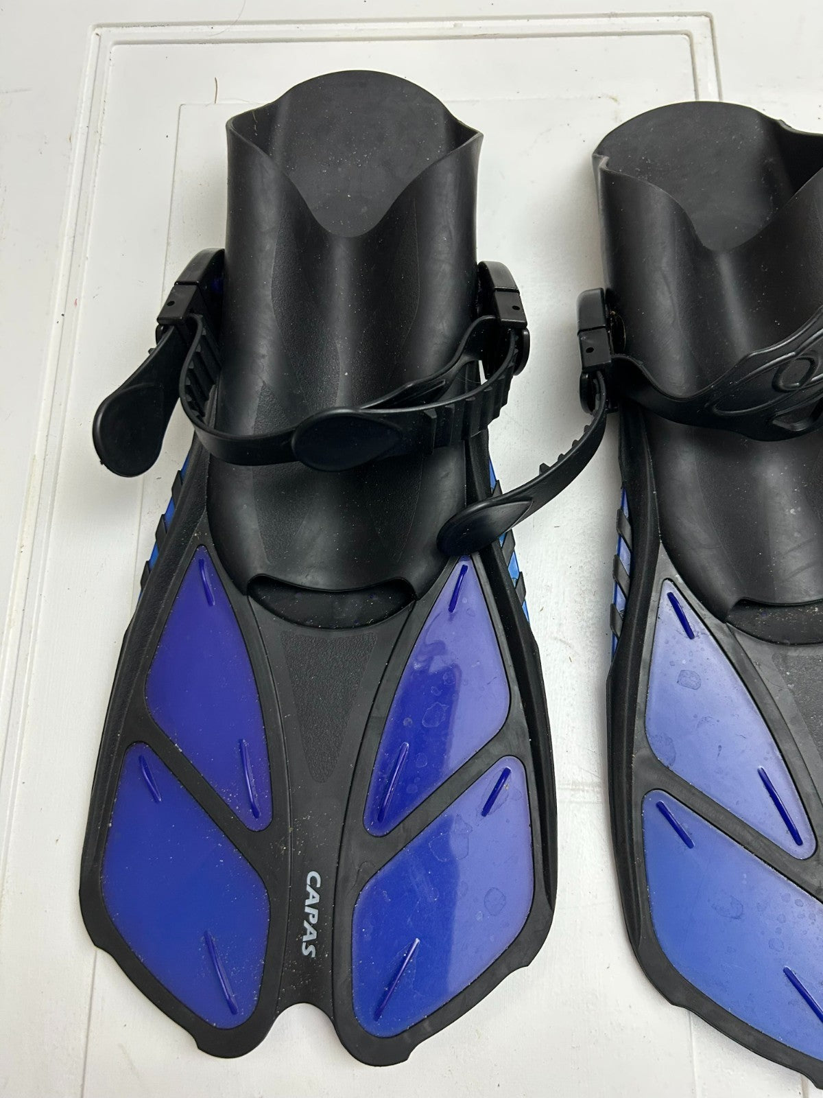 Capas Unisex Adjustable Snorkel Swimming Fins Size ML/XL (9-13) - Black Blue