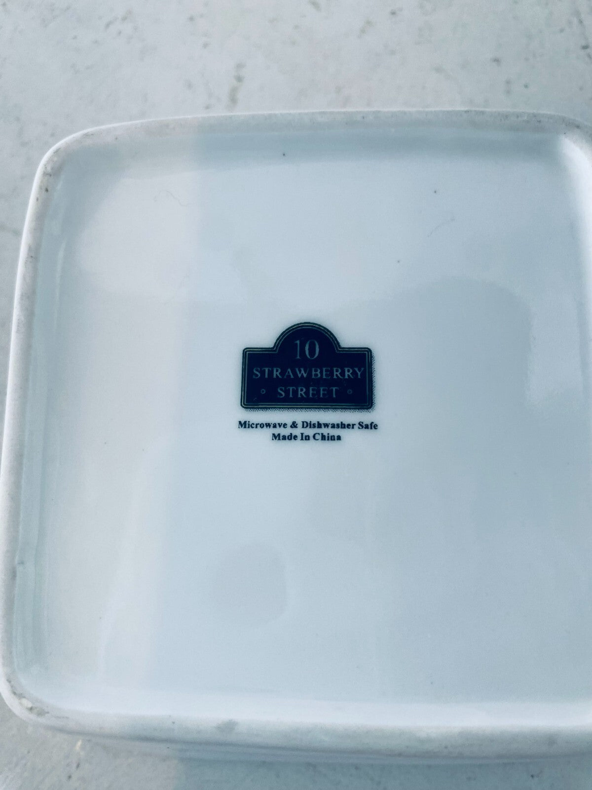 Kohls Gravy Boat And 2 Square Pieces 10 Strawberry Street Square Bowls - White