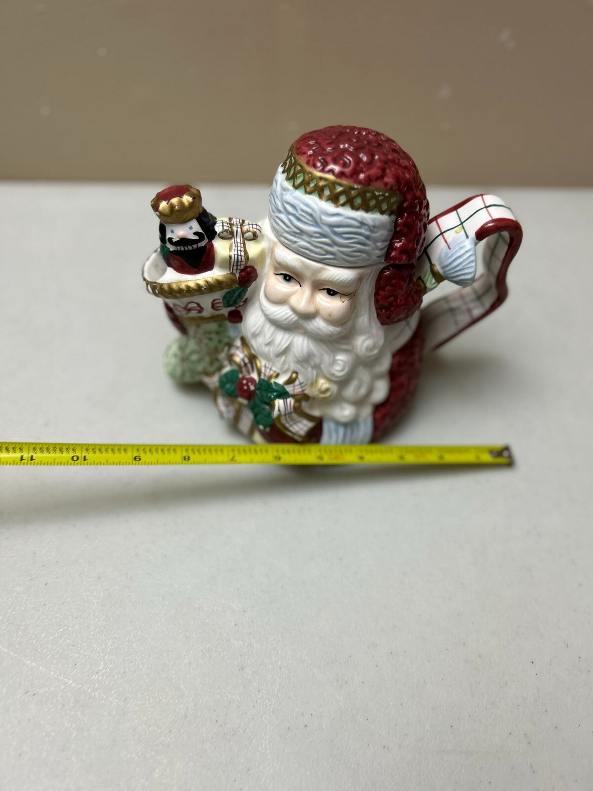 Holiday Christmas Theme Santa Clause Head Figure Small Tea Pot With Lid