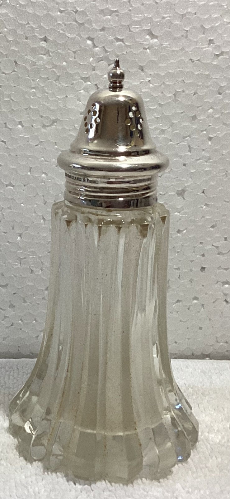 Traditional English Salt and Pepper Shakers 5.5”