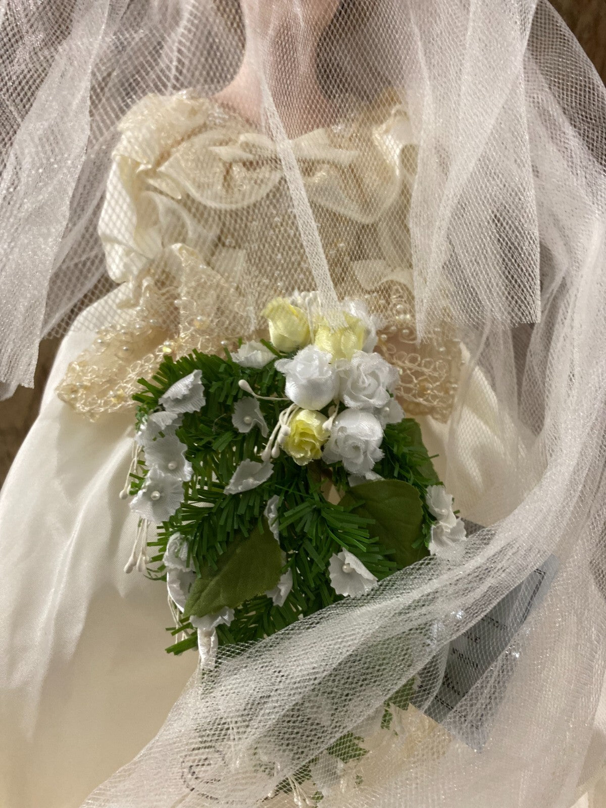 The Danbury Mint The Princess Diana Bride Porcelain Free Standing Wedding Doll