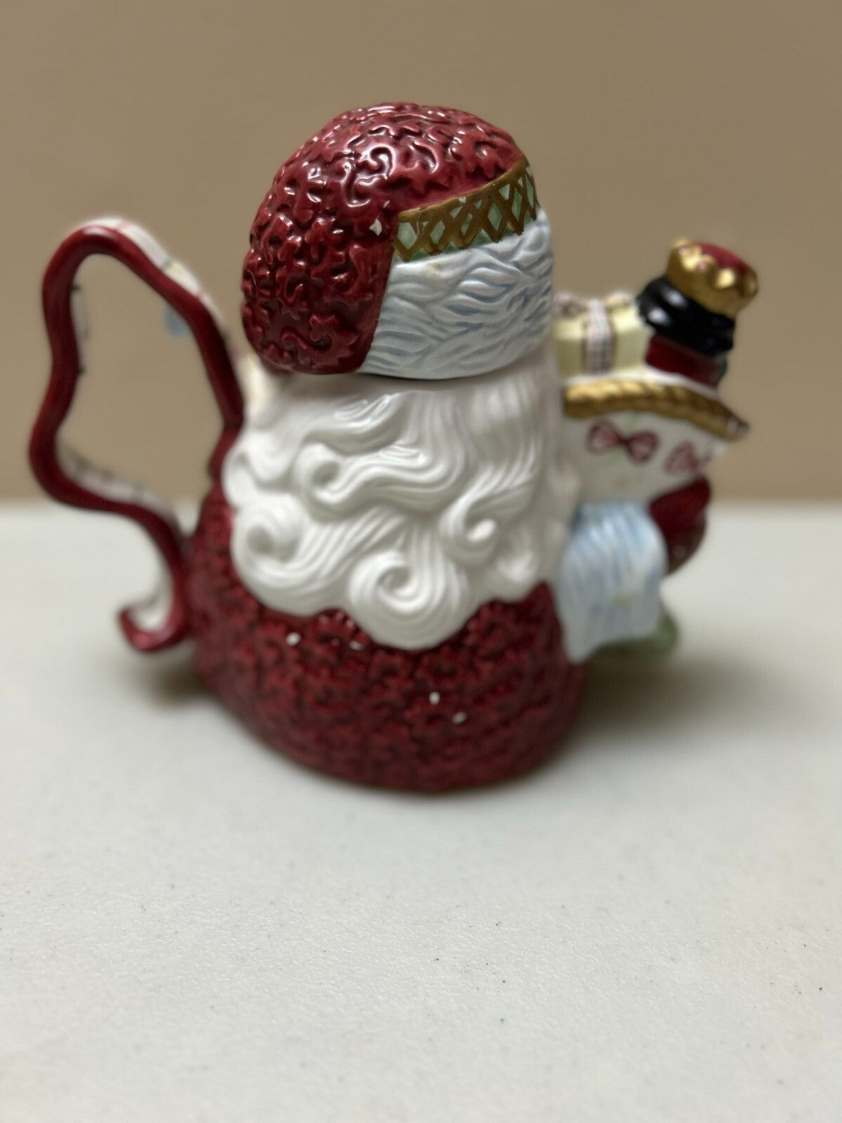Holiday Christmas Theme Santa Clause Head Figure Small Tea Pot With Lid