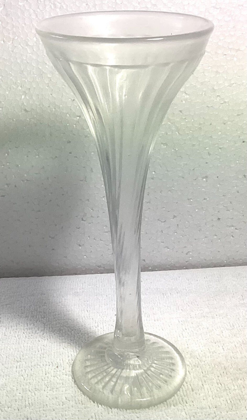 Vintage Ribbed Centerpiece Flower Bud Vase