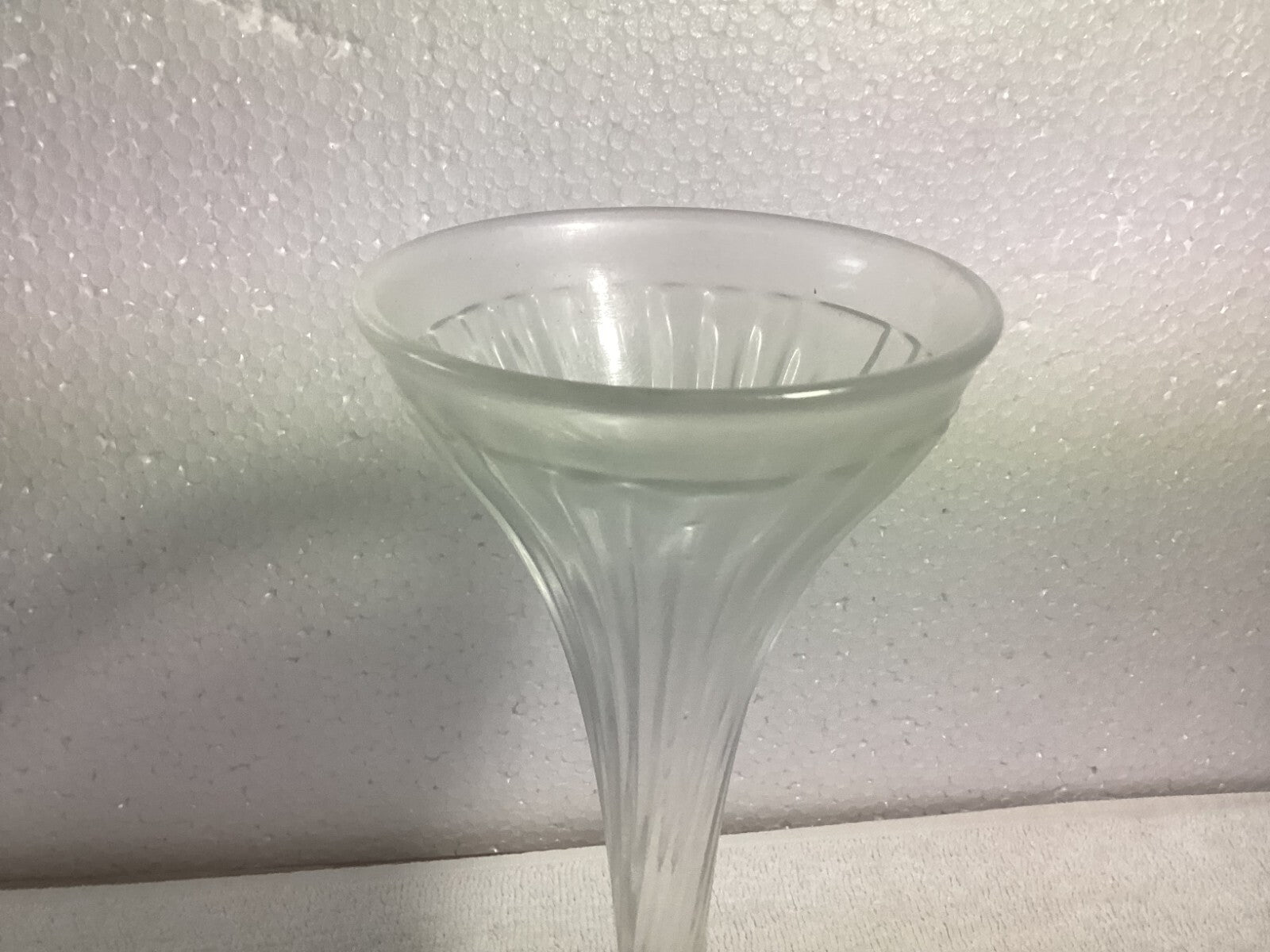 Vintage Ribbed Centerpiece Flower Bud Vase