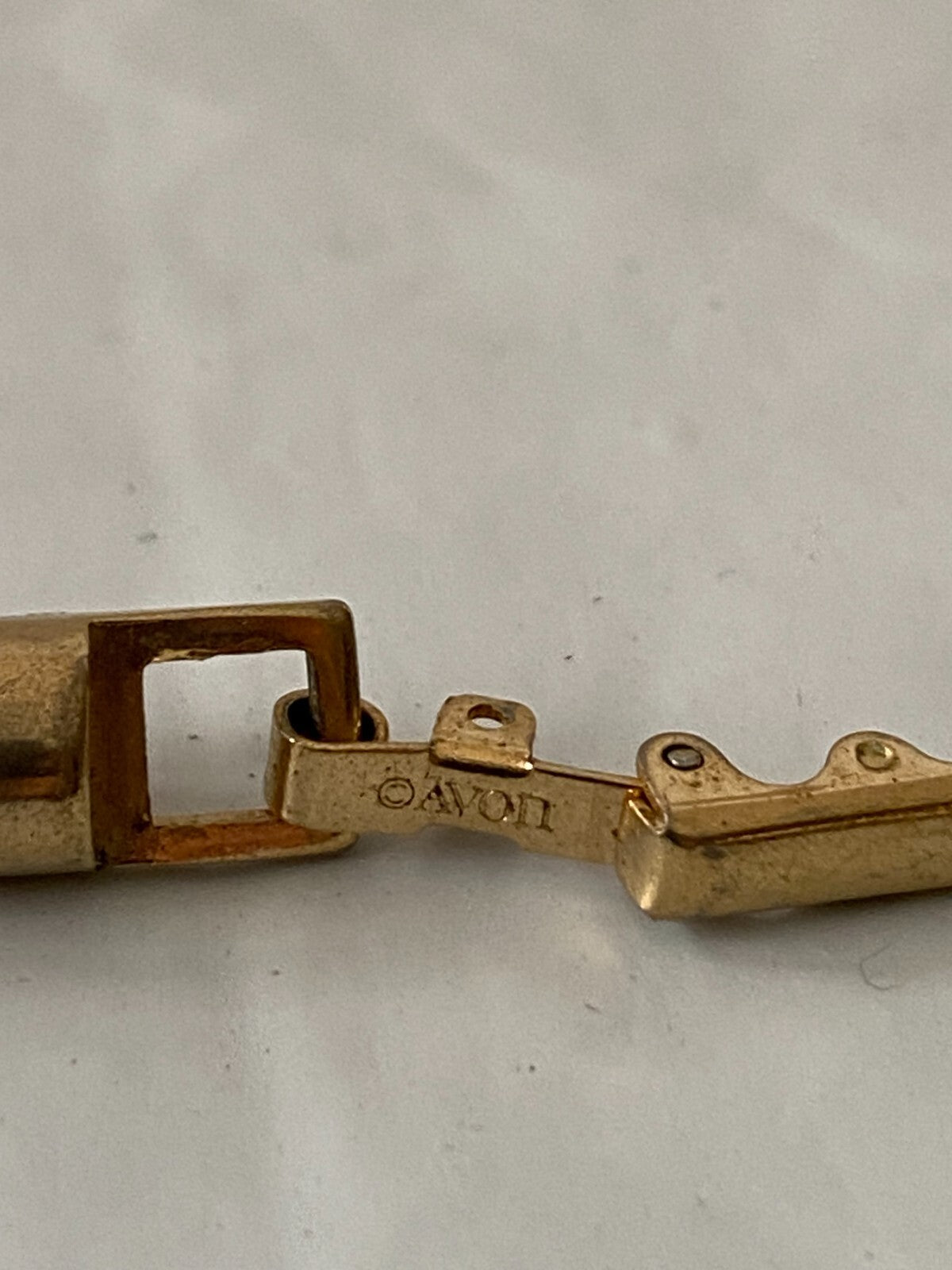 Vintage Avon Womens Signed Chain Bracelet Gold Tone Mesh